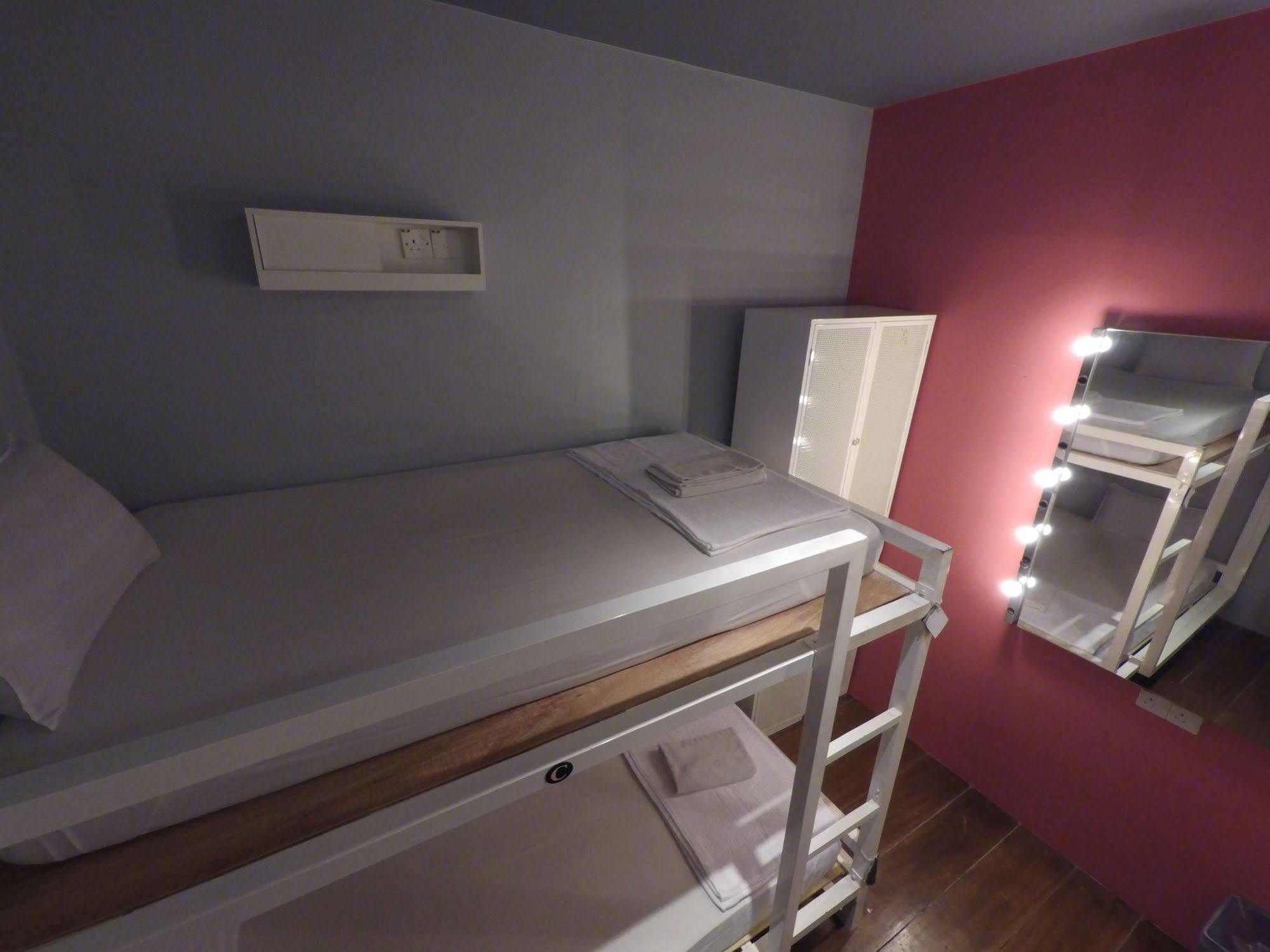 Ryokan Muntri Boutique Hostel Джорджтаун Экстерьер фото