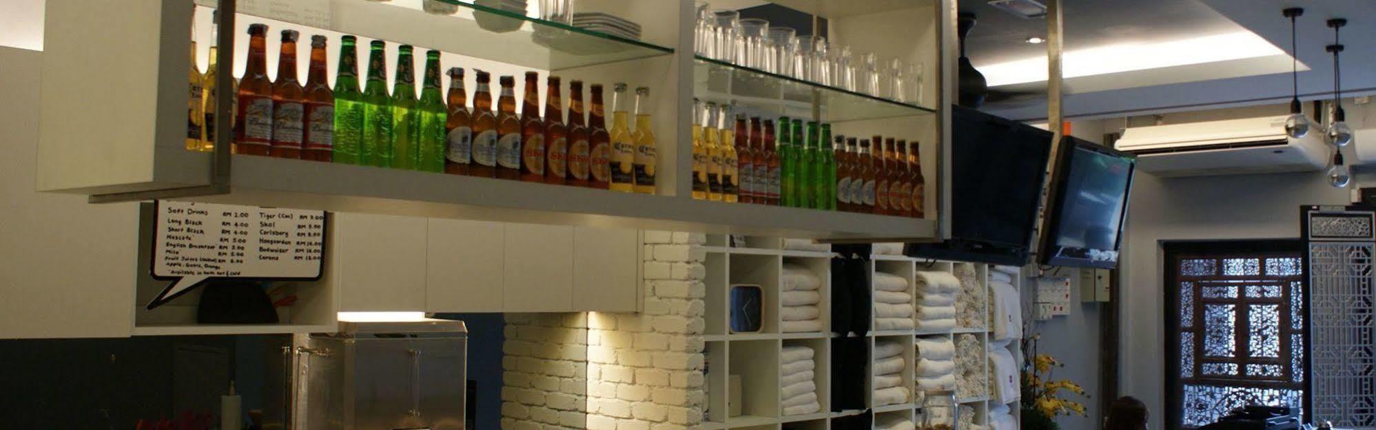 Ryokan Muntri Boutique Hostel Джорджтаун Экстерьер фото